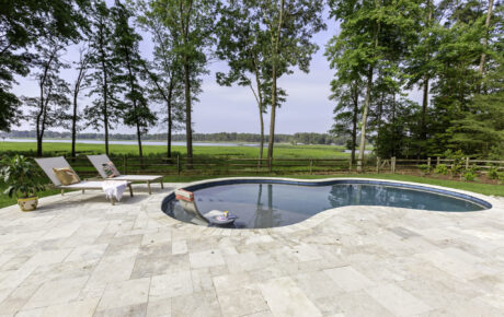 Freeform Gunite Pool with Tanning Ledge